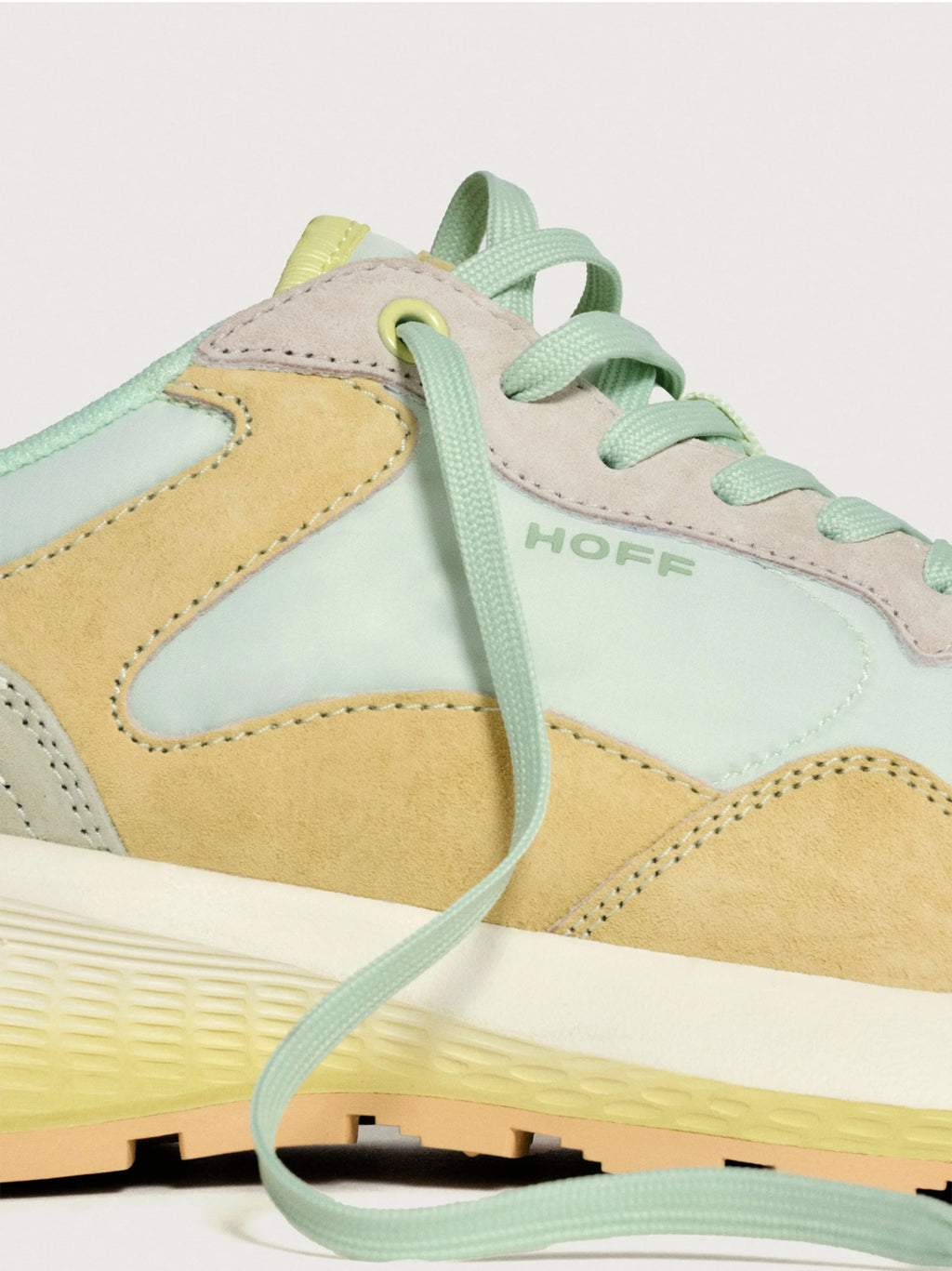 Womens Reading II City Trainer