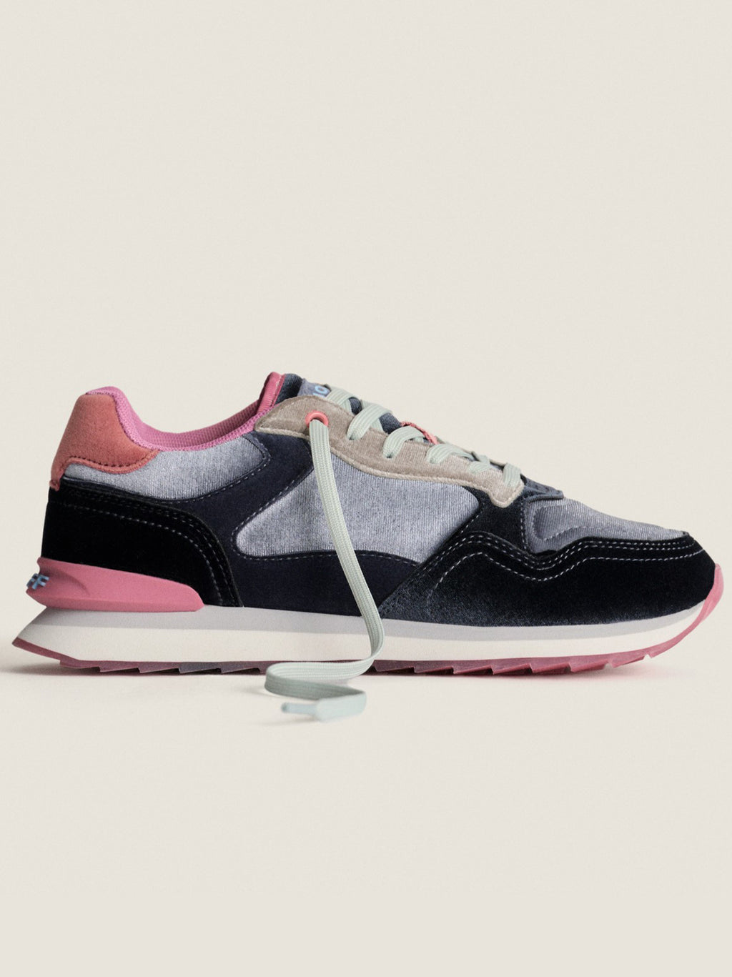 Womens Sapphire City Trainer