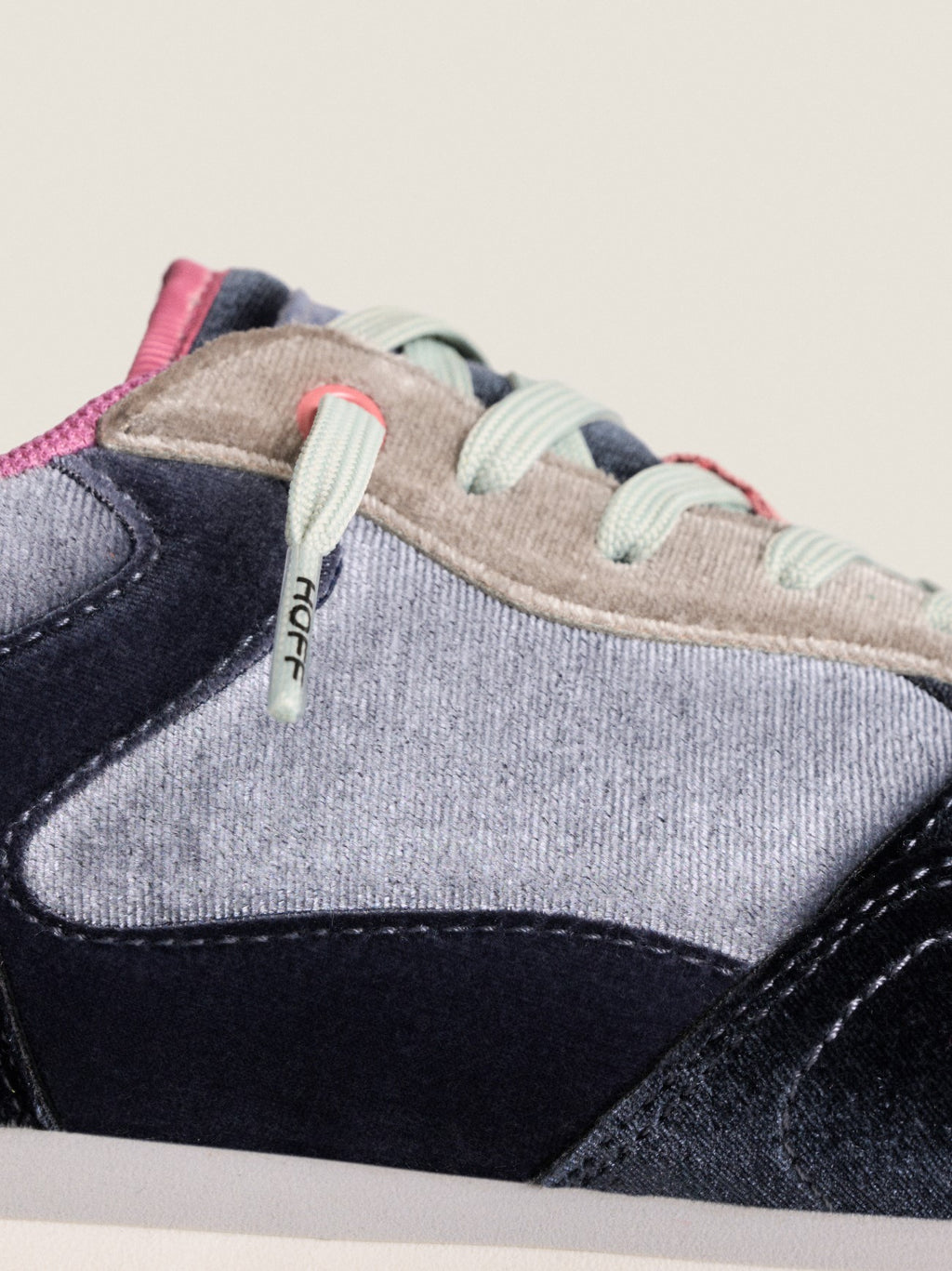 Womens Sapphire City Trainer