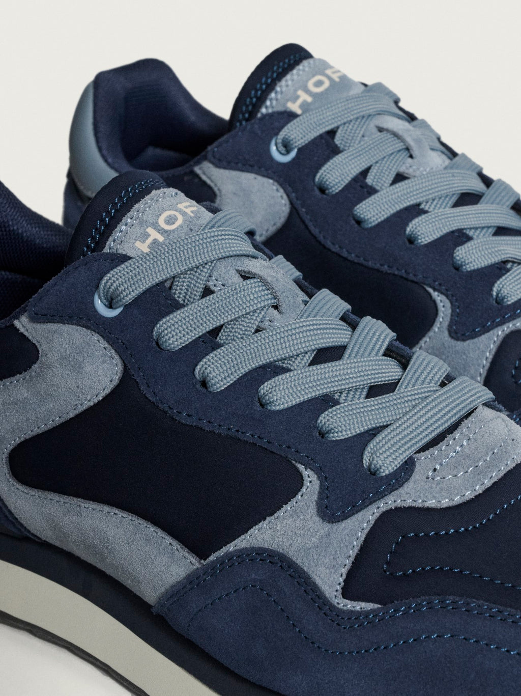 Mens Stuttgart City Trainer