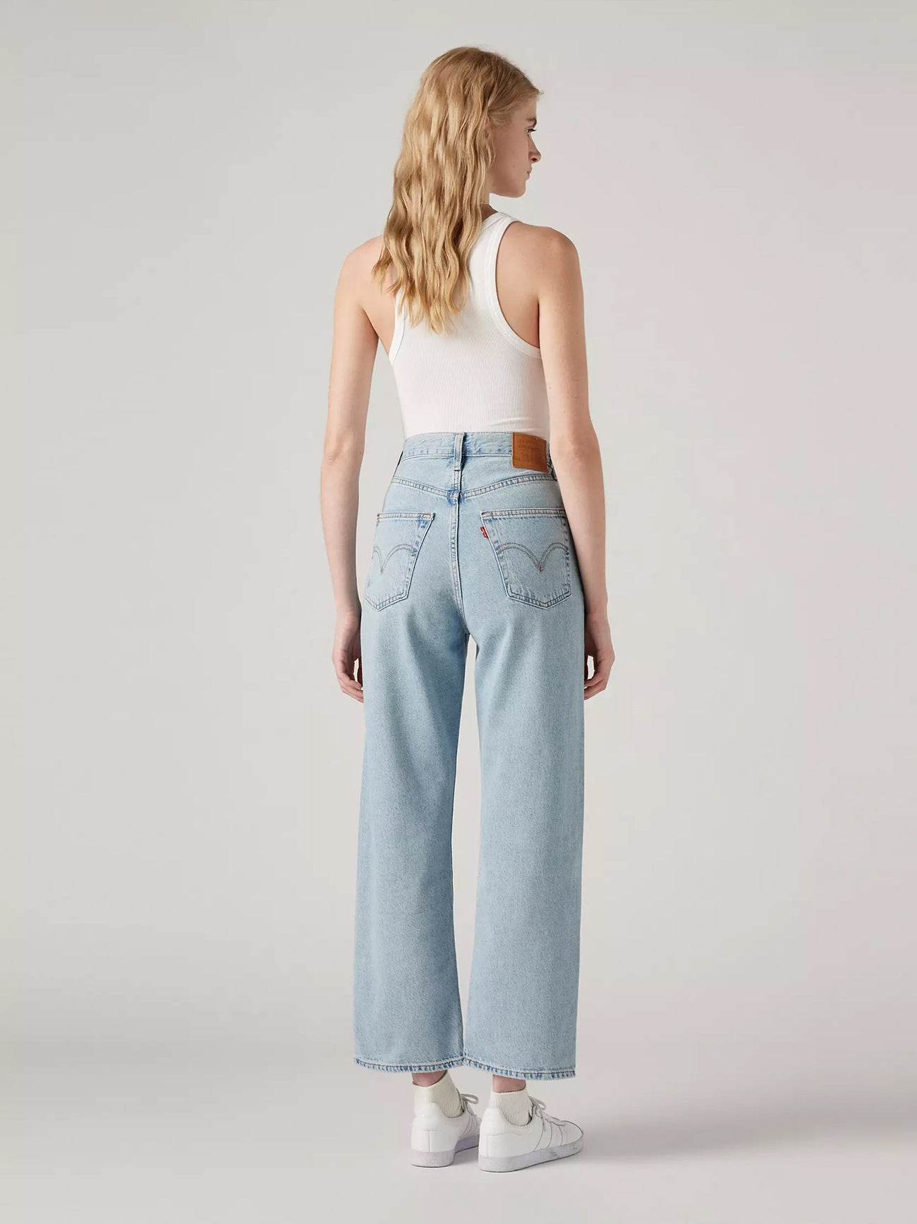 Womens Middle Road Ribcage Straight Ankle Jean