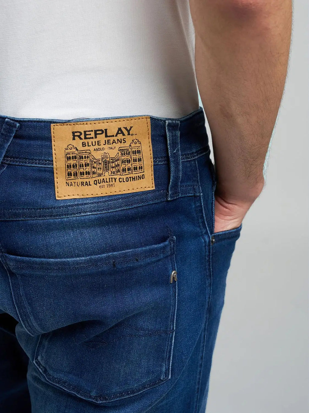 Mens Medium Blue Anbass Jean